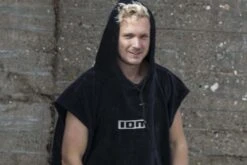 ION Poncho Poncho CORE Steel Grey 2022 -AquaFit Verkäufe Bildschirmfoto 2021 10 25 um 17 36 28 17