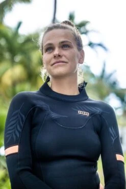 ION Neoprenanzug Amaze Hot Shorty 1.5 LS Front Zip Damen Shorty 900 Black 2023 -AquaFit Verkäufe OliviaJenkins Lifestyle Mauritius by TobyBromwich Duotone Fanatic 6774 15